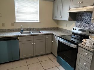 2909 Lake Villa Dr, Metairie, LA 70002
