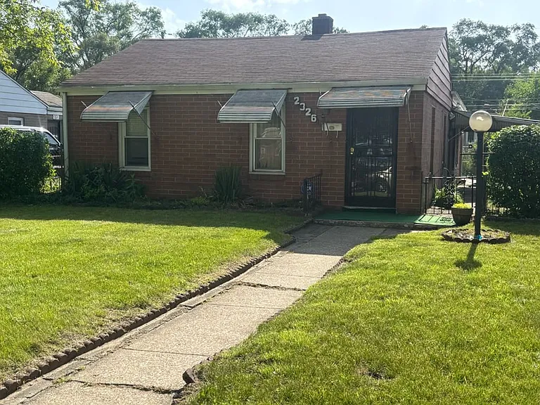 2326 Rhode Island St — Photo 1
