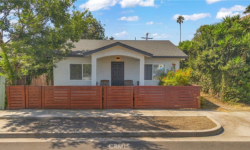 1st image of 1162 W 39th Pl