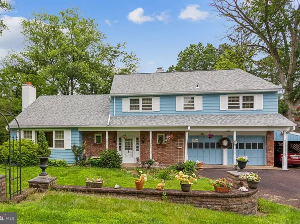 217 Lyndell Dr, Phoenixville, PA 19460