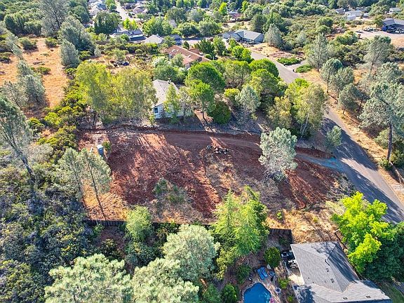3rd image of 3000 Royce Dr