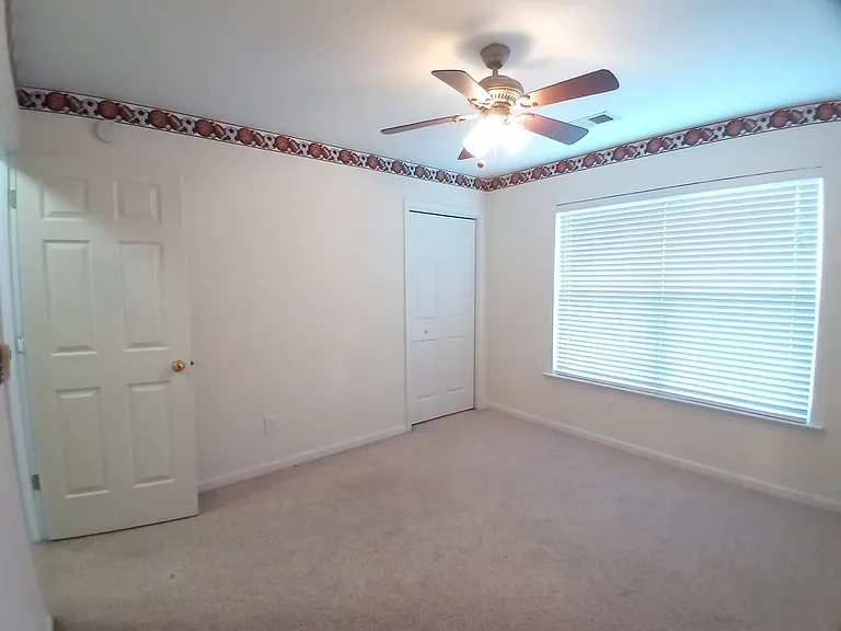 565 Batty Way — Photo 39