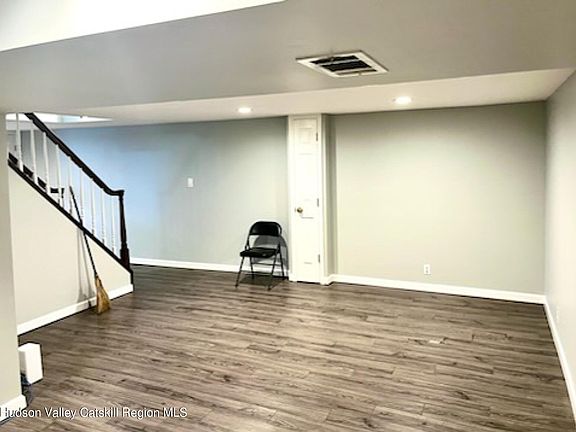 4th image of 211 Lee Avenue