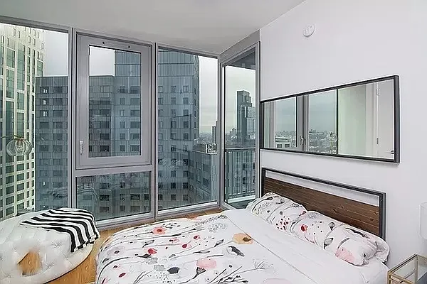 美品　L'Appartement
RIB LONGSLEEVE T-SHIRT Forum City residential complex