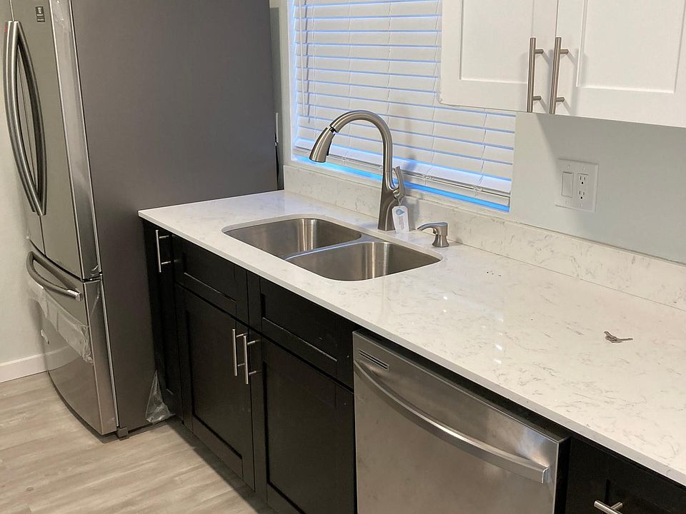 1st image of 4811 180th St SW #102