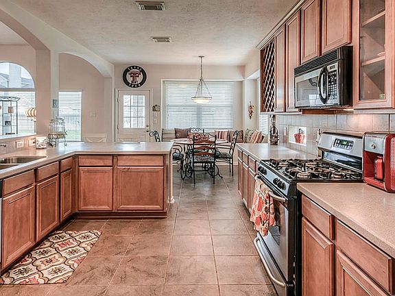 4th image of 18410 Sierra Falls Ct
