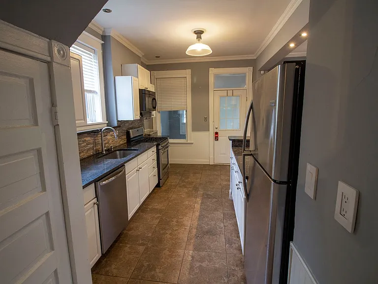 1034 Blendon Pl — Photo 3