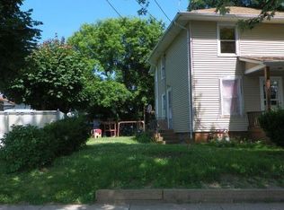 921 Elizabeth St, Elgin, IL 60120