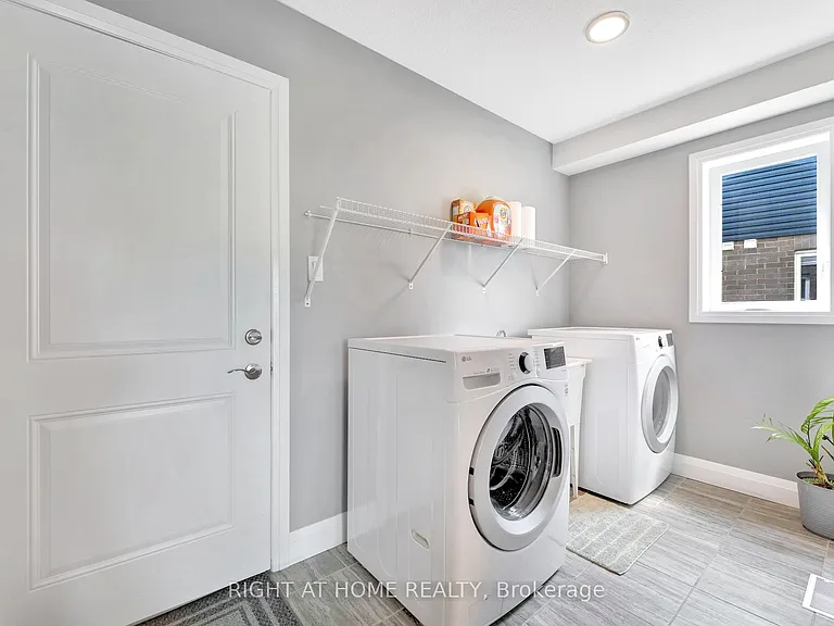 135 Stephenson Way — Photo 18