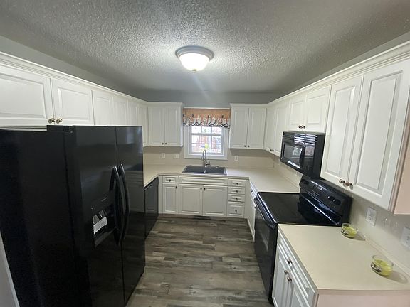 5th image of 2102 Old Courthouse Dr