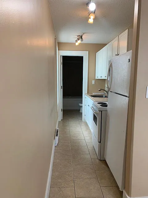 2 bed, $1,400 — Photo 4