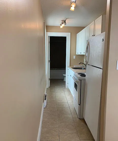 2210 Angus St #2 — Photo 4