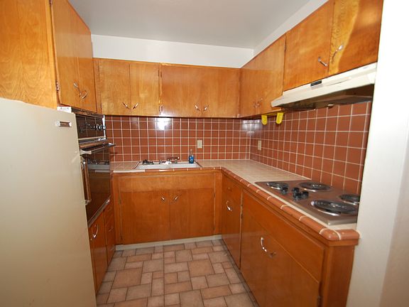 4th image of 570 58th St #570F-X