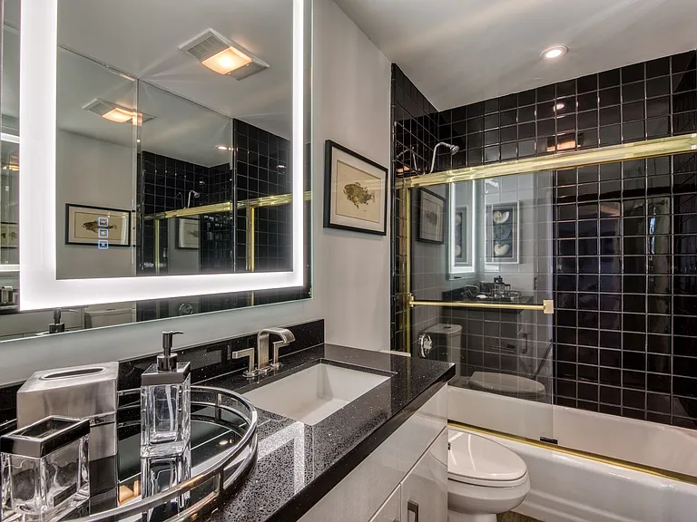 3121 Coast Highway 7 #D — Photo 11