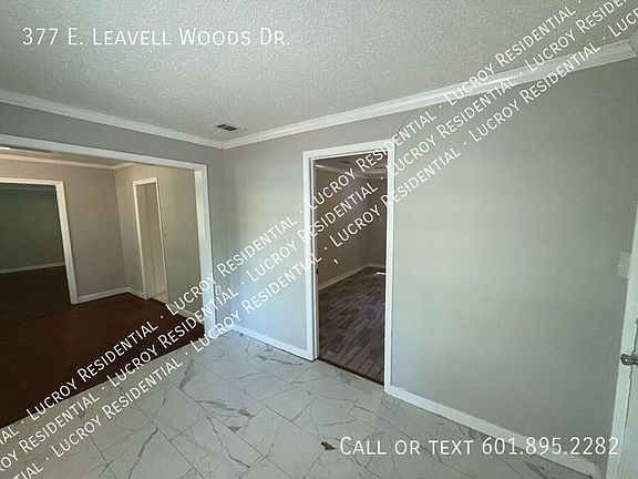 3rd image of 377 E Leavell Woods Dr