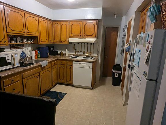 2nd image of 501 & 503 Blendwood Dr