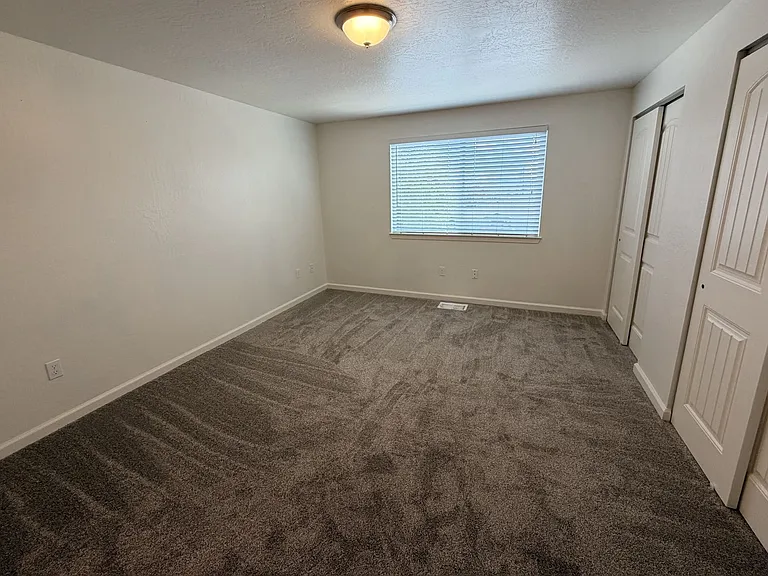 319 Thoma St #B — Photo 15