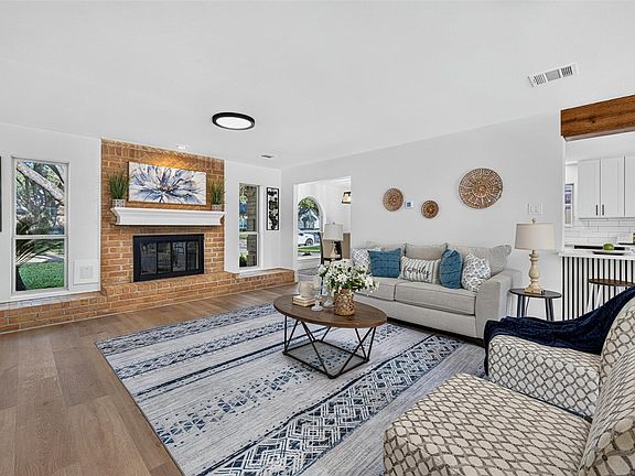 3rd image of 707 Cranfield Ct