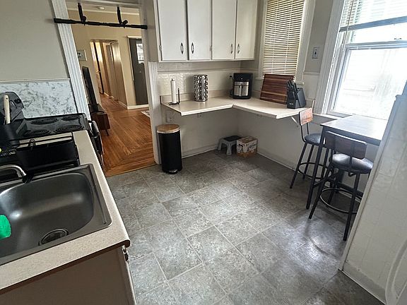 4th image of 42 Boardman St #1