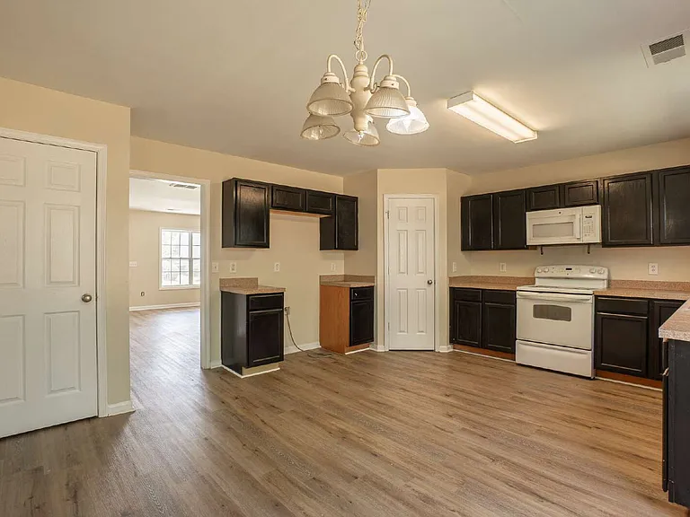 477 Dukes Hill Rd — Photo 11