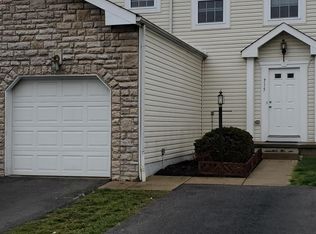 715 Faith Ann Dr, Pataskala, OH 43062