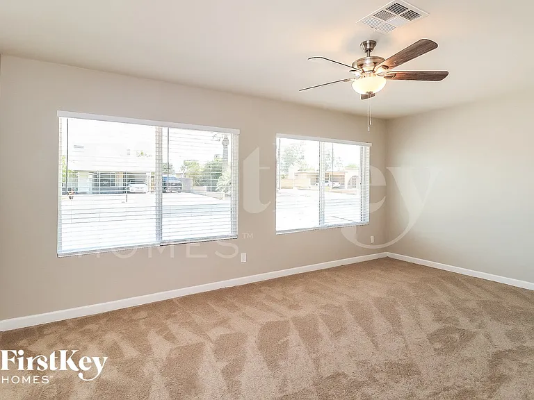 3127 W Shangri La Rd — Photo 8