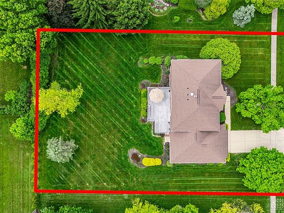 4th image of 638 Primrose Ln