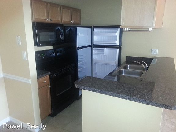 3rd image of 220 Lake Parsons Grn Unit 203