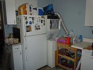 3rd image of 630 W Waveland Ave