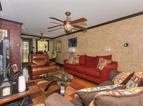 3rd image of 12719 Harrisburg Cir