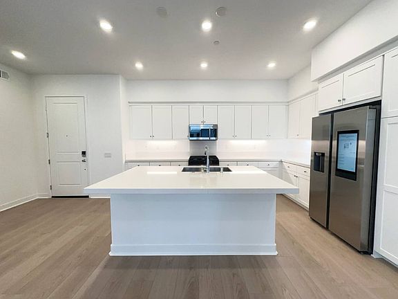 5th image of 27227 Diamond Peak Ln #202