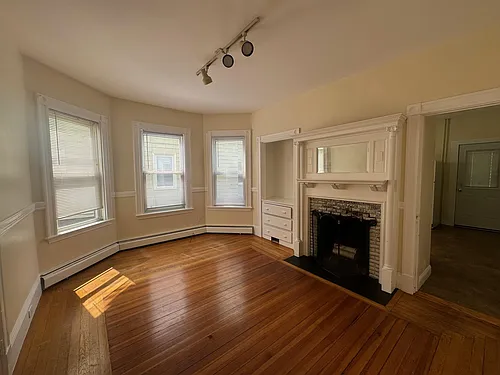 119 Museum St Photo 1