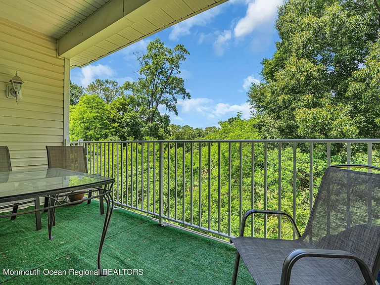 536 Saint Andrews Pl — Photo 19
