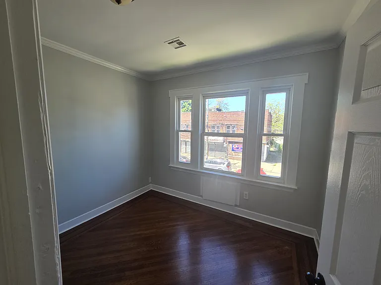 336-338 Sandford Ave #2R — Photo 6