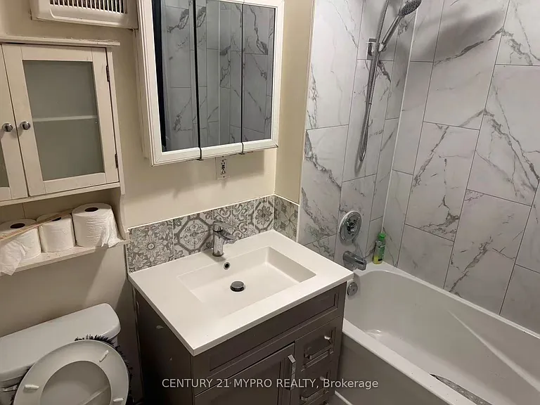 345 Hollywood Dr — Photo 6