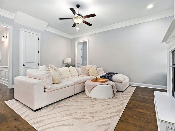 5th image of 1609 Whiskey Run Ln