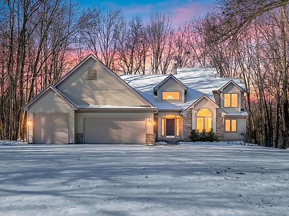 2nd image of 6147 Autumn Rdg