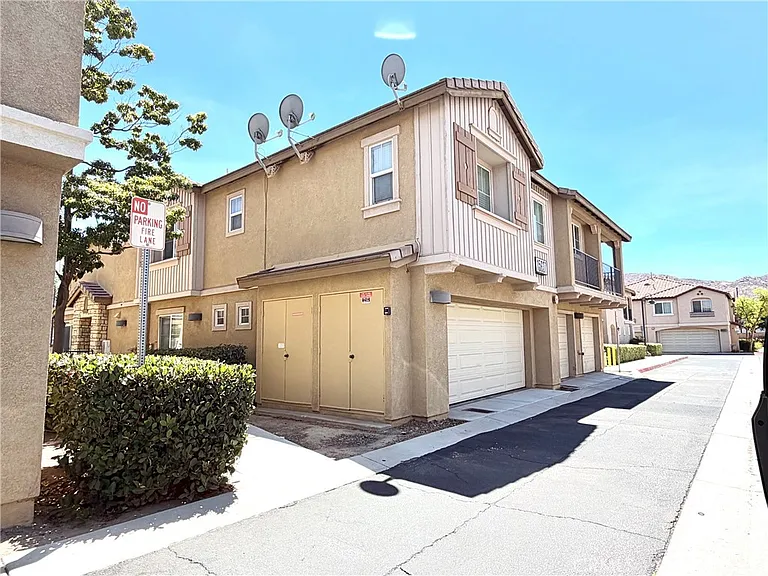 15637 Lasselle St — Photo 20