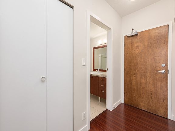 2nd image of 8280 Lansdowne Rd #1007