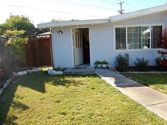 2nd image of 385 Greenlake Dr