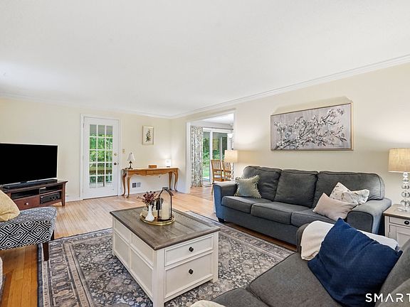 4th image of 39 Laurel Lane