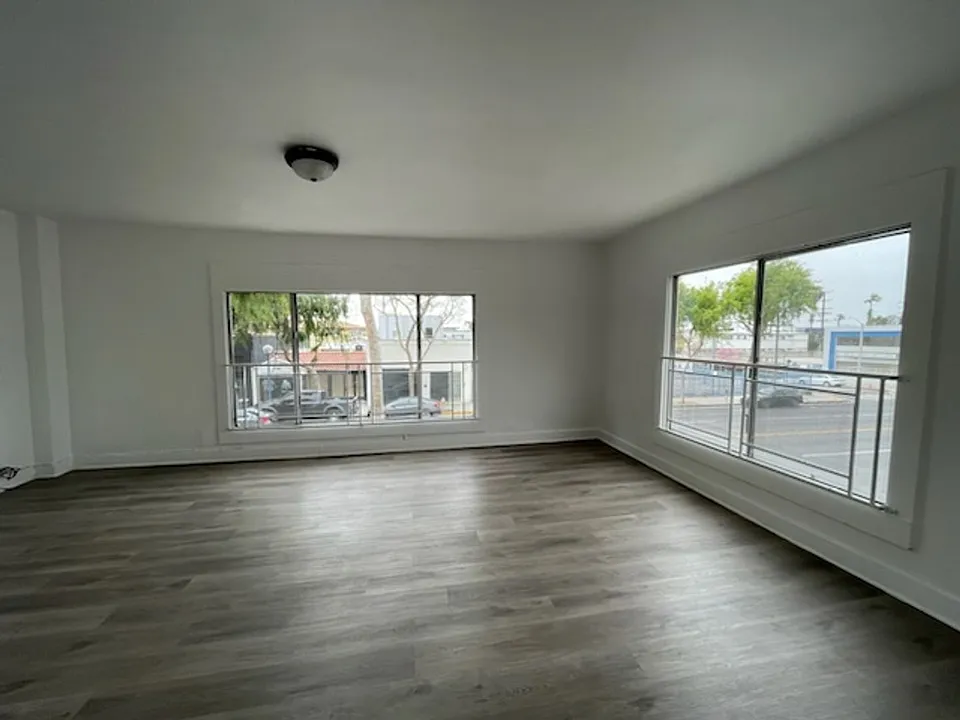 7777 Santa Monica Blvd