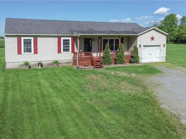 694 S James St, Cape Vincent, NY 13618