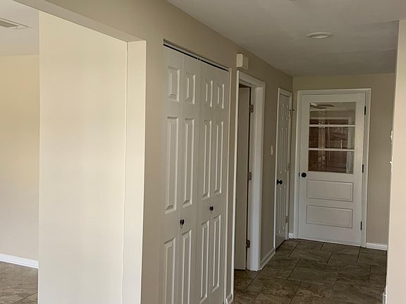 4th image of 2209 Jamaica Dr