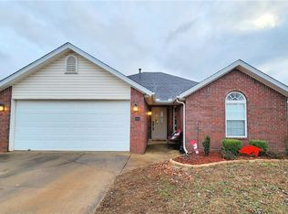 103 E Rob St, Farmington, AR 72730