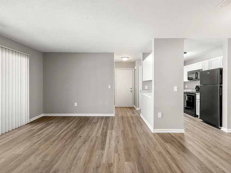 High Ridge Apartments — Photo 3