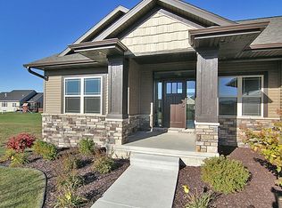 3068 Hampshire Cir, Marion, IA 52302