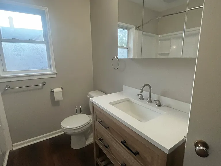 138 E 6th St #138/140 — Photo 10
