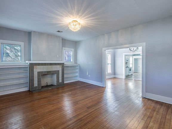 3rd image of 609 Herring Ave