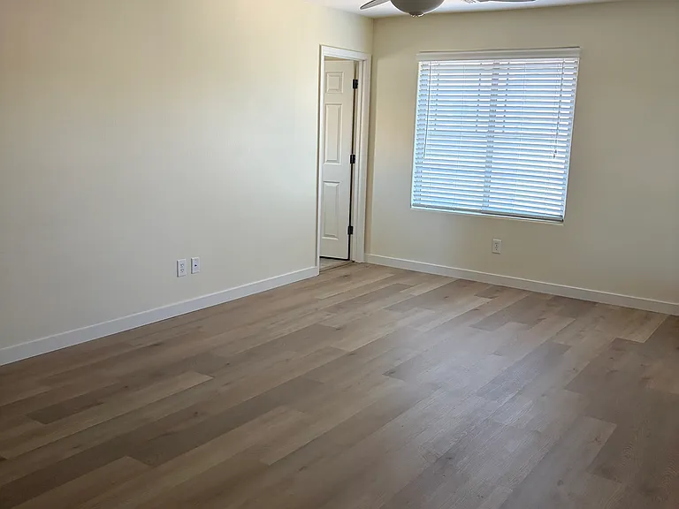 2539 E Vermont Dr — Photo 12